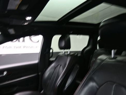 Used 2019 Chrysler Pacifica Limited w/ Advanced Safetytec Group image 17