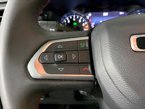 Used 2025 Jeep Compass Trailhawk AWD/4WD image 18