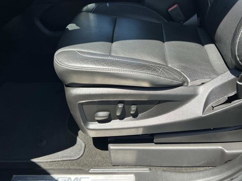 Used 2018 GMC Yukon SLT w/ Open Road Package AWD/4WD image 17