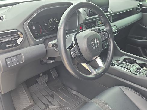 Used 2024 Honda Pilot EX-L image 13