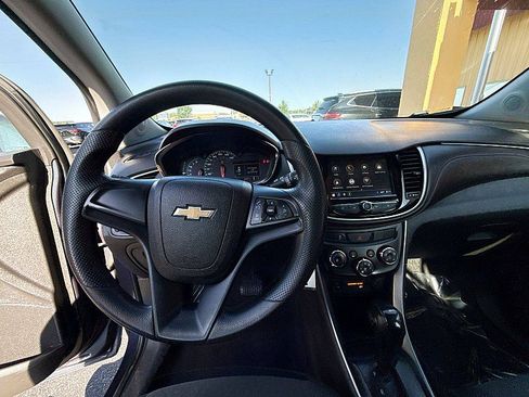 Used 2018 Chevrolet Trax LS w/ LPO, Cargo Package FWD image 12
