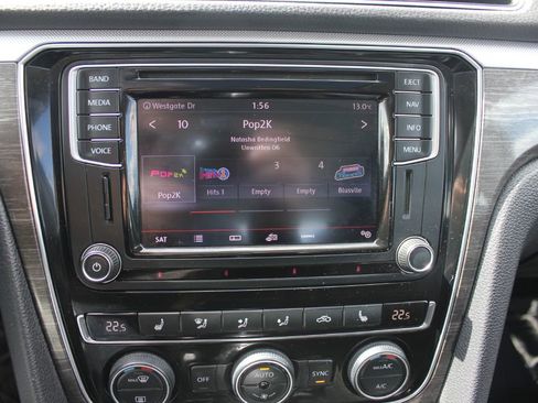 Used 2016 Volkswagen Passat 1.8T SE image 18