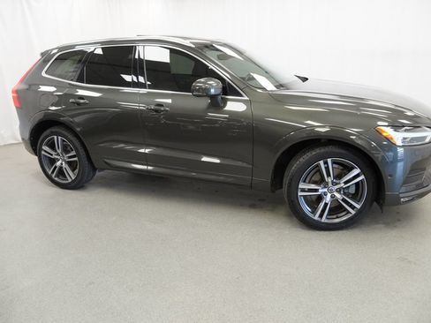 Used 2018 Volvo XC60 T6 Momentum w/ Advanced Package AWD/4WD image 10