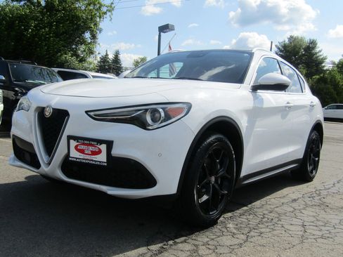 Used 2019 Alfa Romeo Stelvio Ti AWD/4WD image 3