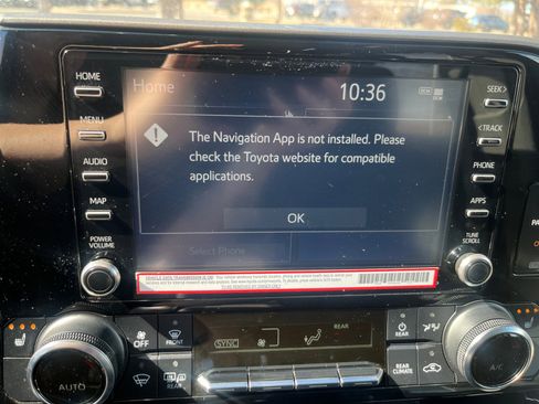 Used 2022 Toyota Highlander XLE image 28