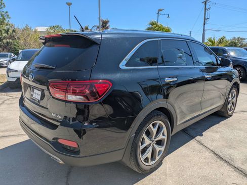 Used 2019 Kia Sorento EX image 4