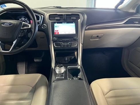 Used 2017 Ford Fusion Energi SE FWD image 20