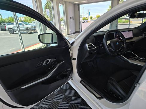 Used 2025 BMW 330i Sedan RWD image 16