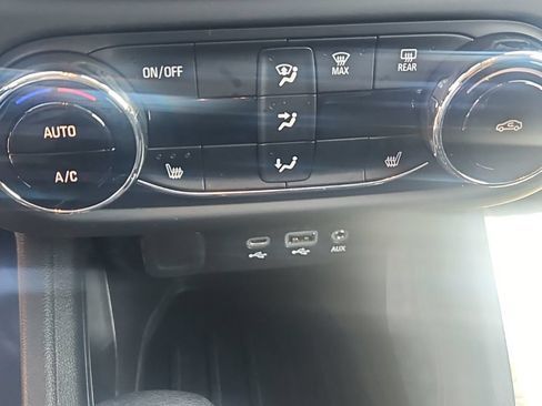Used 2022 Chevrolet TrailBlazer LT w/ Convenience Package FWD image 16