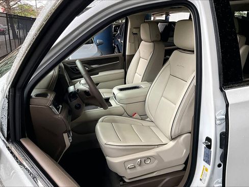 Used 2024 GMC Yukon Denali image 7