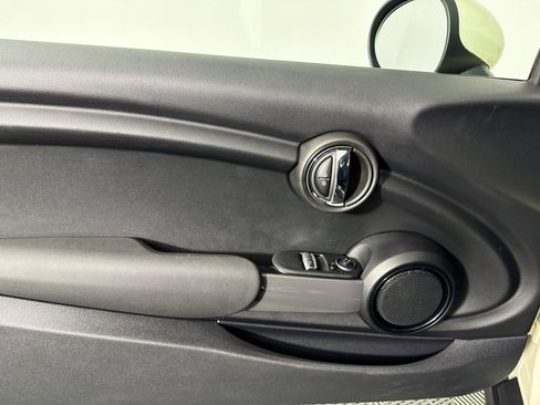 Used 2019 MINI Cooper 2-Door Hardtop image 16