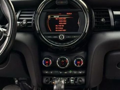 Used 2017 MINI Cooper 2-Door Hardtop image 21