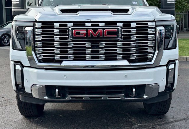 Used 2024 GMC Sierra 2500 Denali w/ Denali Reserve Package AWD/4WD image 4