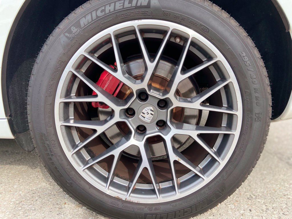 Used 2015 Porsche Macan Turbo AWD/4WD image 10