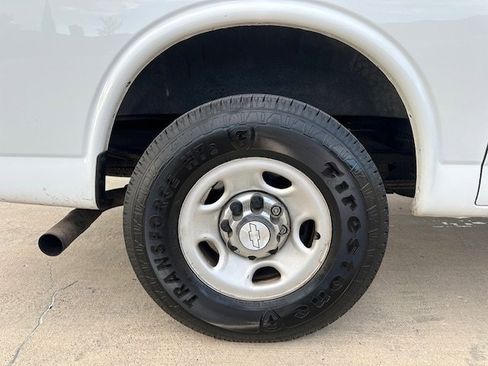 Used 2020 Chevrolet Express 2500 LT w/ LT Preferred Equipment Group image 9