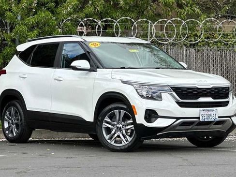 Used 2023 Kia Seltos S image 2