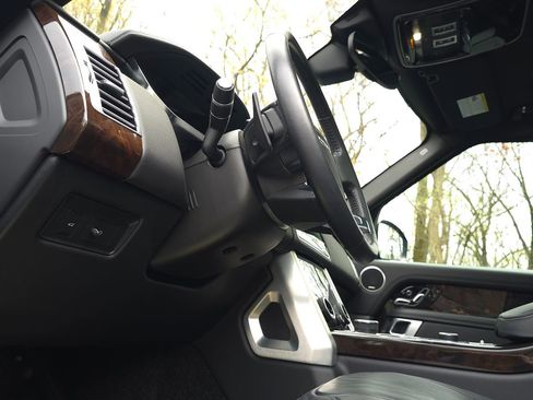 Used 2020 Land Rover Range Rover image 29