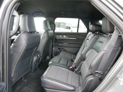 Certified 2025 Ford Explorer ST-Line w/ ST-Line Street Pack image 12