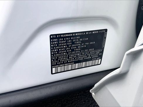 New 2026 Volkswagen Tiguan SE R-Line FWD image 19
