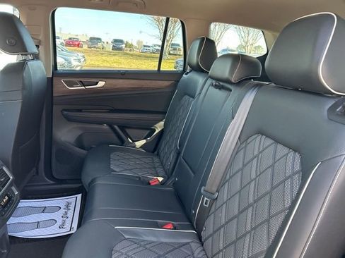Certified 2024 Volkswagen Atlas SEL Premium R-Line image 29