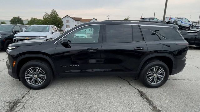 Used 2025 Chevrolet Traverse LT w/ Driver Confidence Package FWD image 7
