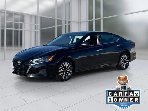 Certified 2025 Nissan Altima 2.5 SV FWD image 2