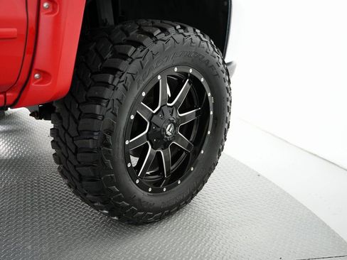 Used 2019 Chevrolet Silverado 1500 LT image 48