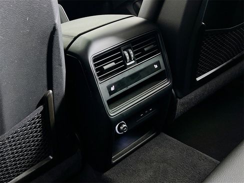 Used 2024 Porsche Cayenne image 24