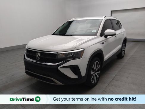 Used 2022 Volkswagen Taos SE image 1