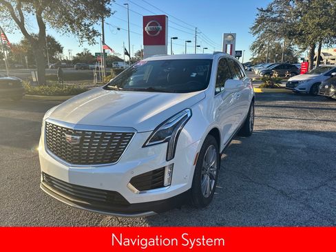 Used 2024 Cadillac XT5 Premium Luxury w/ Technology Package image 3