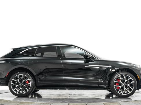 Used 2021 Aston Martin DBX AWD/4WD image 46