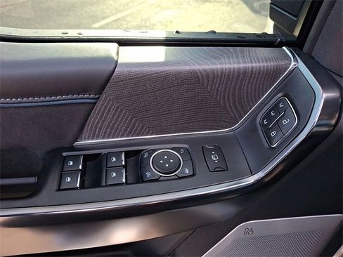 Used 2025 Ford F450 Platinum w/ FX4 Off-Road Package image 22