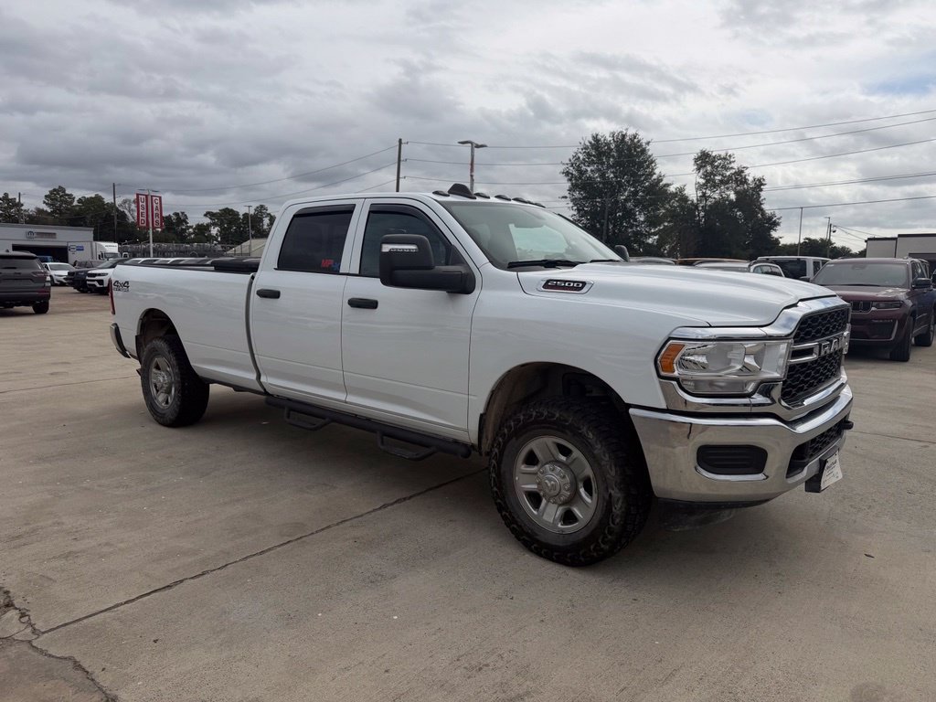 Used 2024 RAM 2500 Tradesman w/ Chrome Appearance Group AWD/4WD image 5