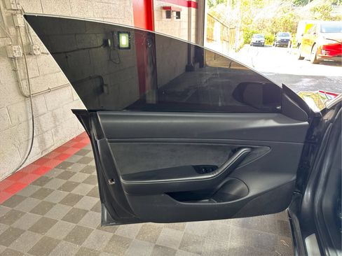 Used 2018 Tesla Model 3 Long Range RWD image 18