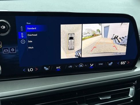 New 2026 Chevrolet Traverse LT w/ Midnight/Sport Edition image 21