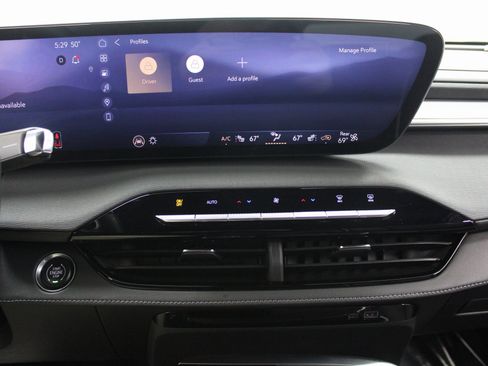 Used 2025 Buick Enclave Sport Touring image 40