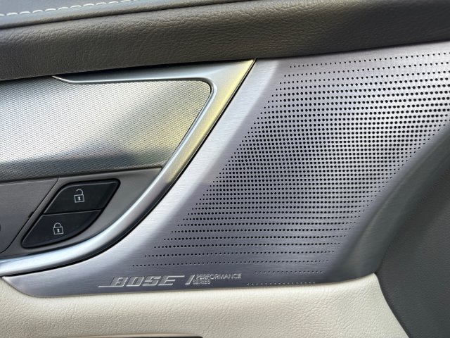 Used 2022 Cadillac XT5 Premium Luxury w/ LPO, Floor Liner Package AWD/4WD image 9