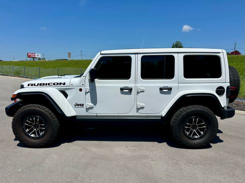 Used 2024 Jeep Wrangler Unlimited Rubicon AWD/4WD image 8