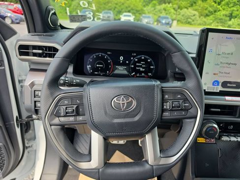 Used 2026 Toyota 4Runner TRD Sport Premium AWD/4WD image 10