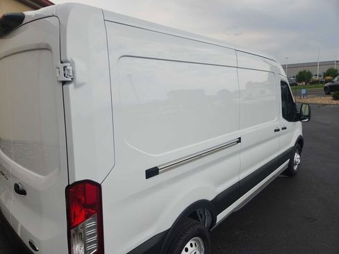 Used 2025 Ford Transit 250 148 Medium Roof Extended AWD image 12