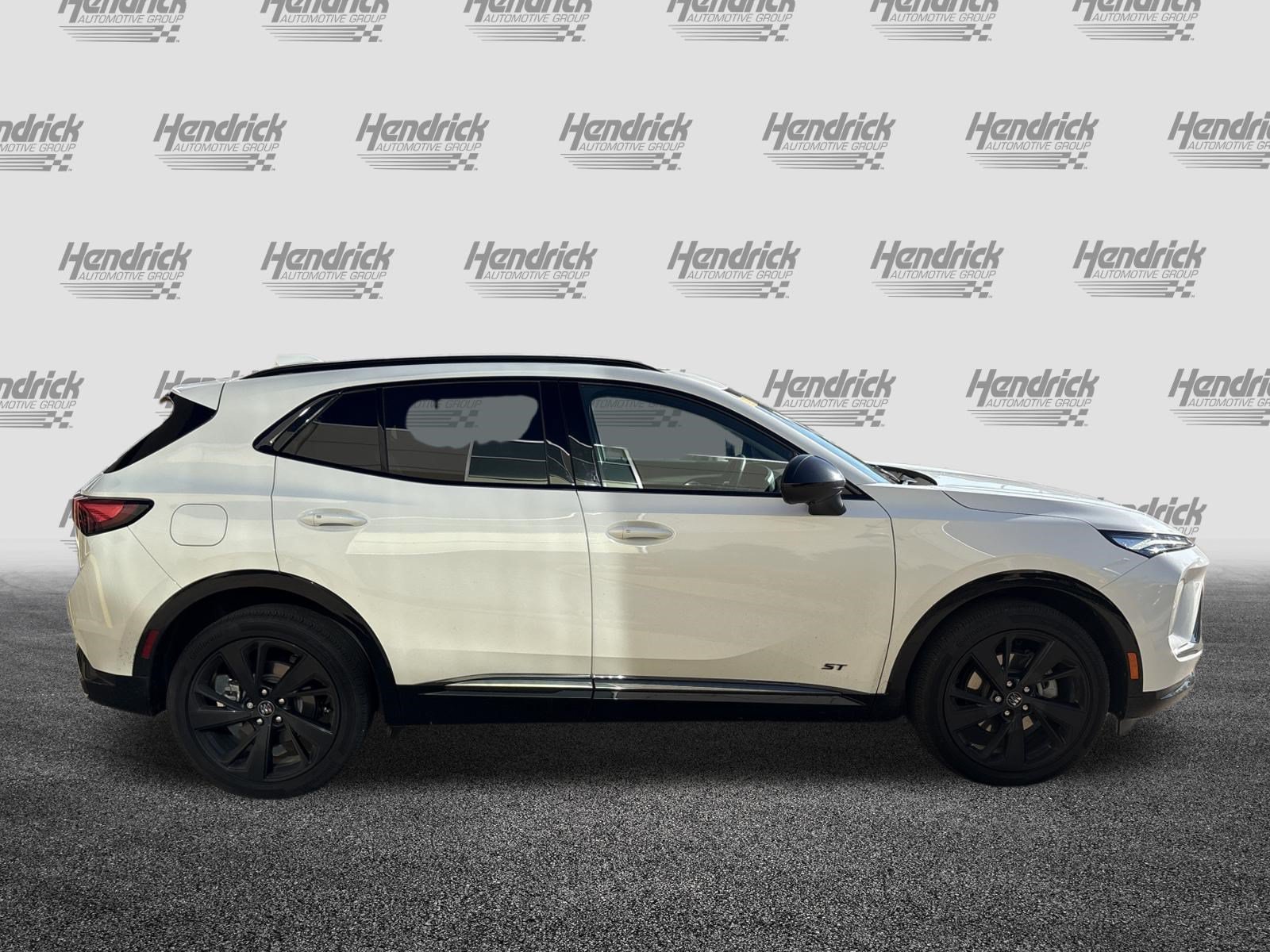 Used 2025 Buick Envision Sport Touring AWD/4WD image 11