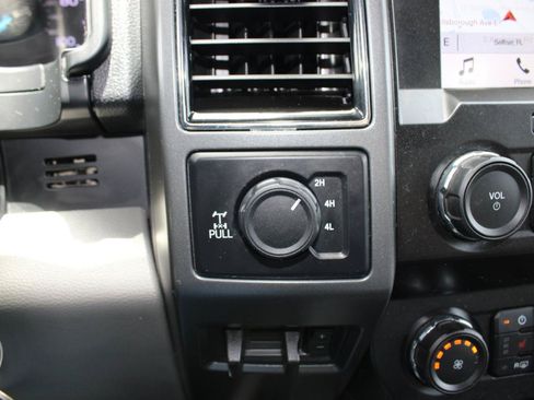 Used 2019 Ford F250 XLT w/ XLT Premium Package AWD/4WD image 26