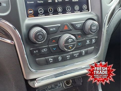 Used 2018 Jeep Grand Cherokee Overland AWD/4WD image 9