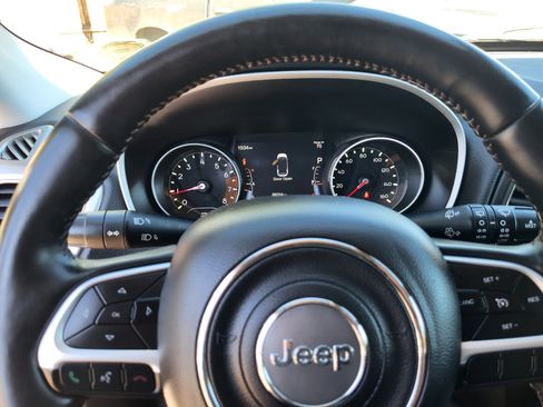 Used 2017 Jeep Compass Latitude w/ Popular Equipment Group image 18