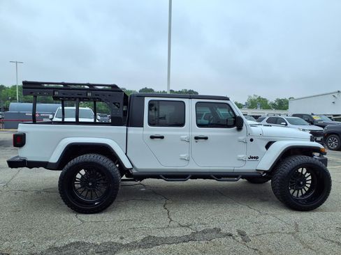 Used 2024 Jeep Gladiator Sport AWD/4WD image 21