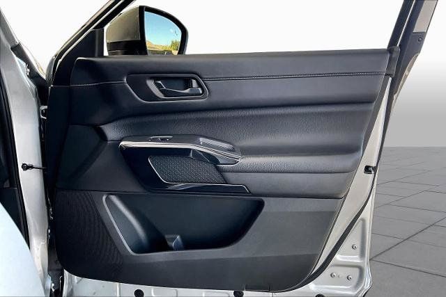 Certified 2024 Nissan Pathfinder SV FWD image 22