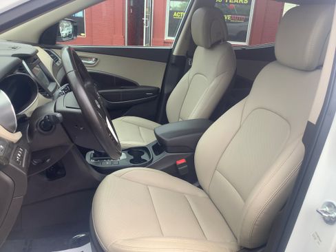 Used 2017 Hyundai Santa Fe Sport image 10