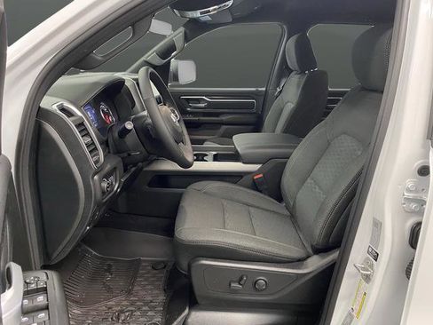 New 2026 RAM 1500 4x4 Crew Cab image 4