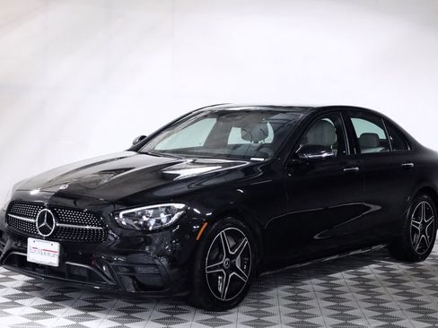 Used 2023 Mercedes-Benz E 350 4MATIC Sedan image 3