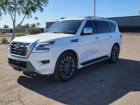 Used 2022 Nissan Armada Platinum w/ Captain's Chairs Package RWD image 4
